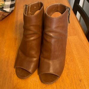 Madden girl peep toe heeled booties with zipper closures